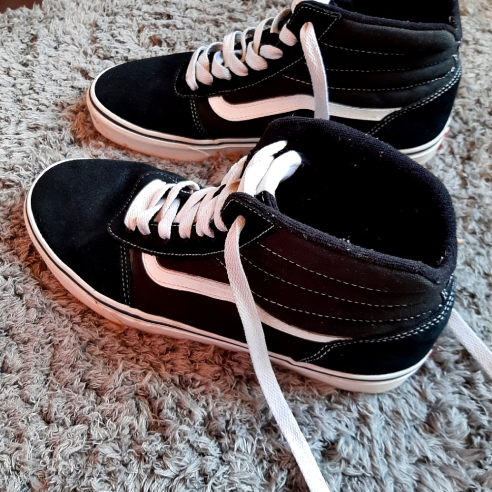 Men's US size 10 Vans